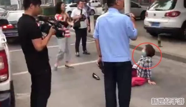 她撩开裙子对着我的嘴尿-近日引发热议-网友们纷纷讨论这一行为的背后含义与社会影响