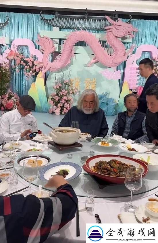 73岁张纪中为四胎女儿办满月宴