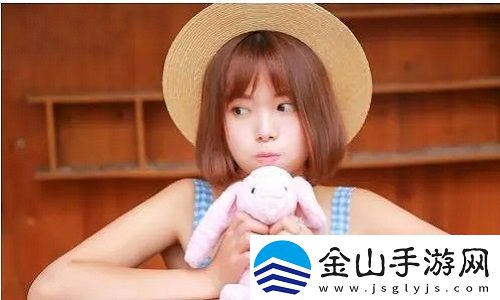 ysl蜜桃色www悄然走红-时尚达人惊呼：自带温柔光彩-素颜也有好气色！