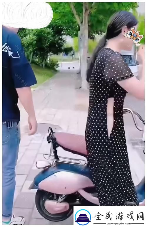 “潮人失策”引发的网上狂潮：笑谈网友出门忘拉裙子拉链