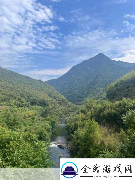 黄龙风景区溪水潺潺的秘密-潺潺溪水-倾诉黄龙的自然秘密