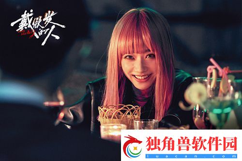 电影戴假发的人今日官宣定档11月16日