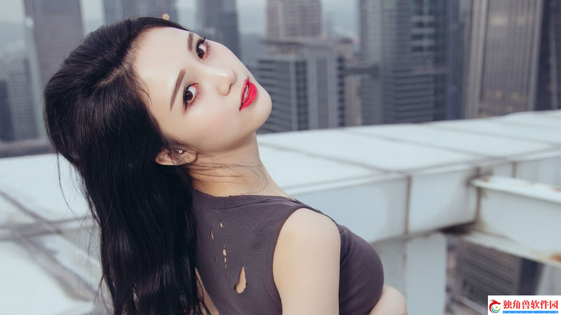 女保险公司推销员5中字的温情密码-网友：解密温情职业魅力！