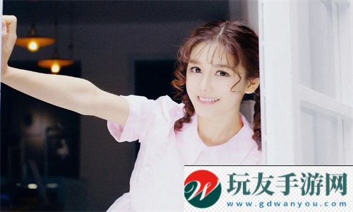 赵丽雅正搭公交车准备回家，心中满是温暖与期待！！