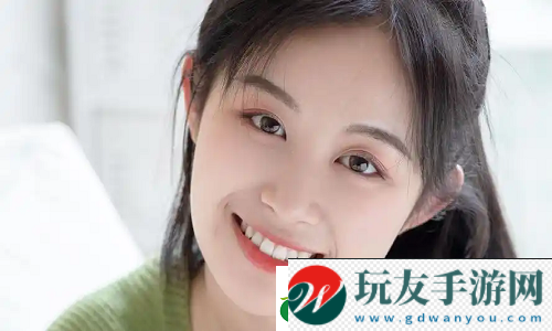 草莓香蕉榴莲丝瓜18岁可以吃吗：四种水果蔬菜的奇妙搭配与注意事项！