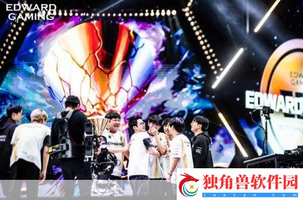 EDG荣耀加冕全球冠军-CN瓦引领仁川电竞新纪元！