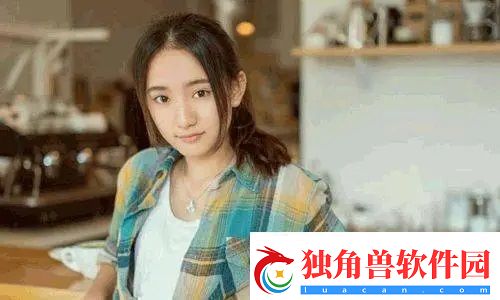 红楼艳谭话题热度飙升-友评价：古典韵味中的情感冲突你还真别说！