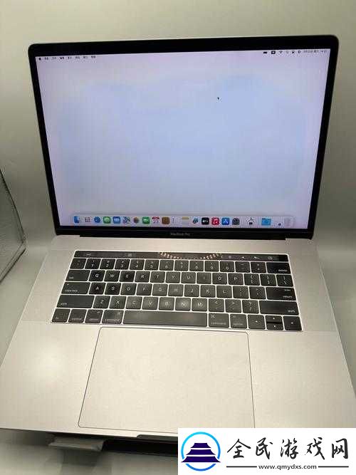 1819-岁-MacbookPro-高清：强劲性能、绚丽屏幕、长久续航