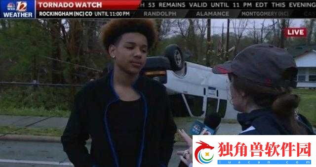 飓风肆虐中保持淡定：屋顶翻飞仍坚韧不拔的玩家无畏挑衅堡垒之夜