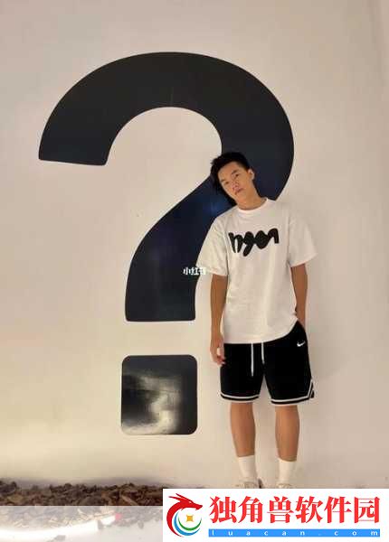 我是1但是我的室友都是体育生：1.-＂我是学霸-室友们都是运动健将的日常
