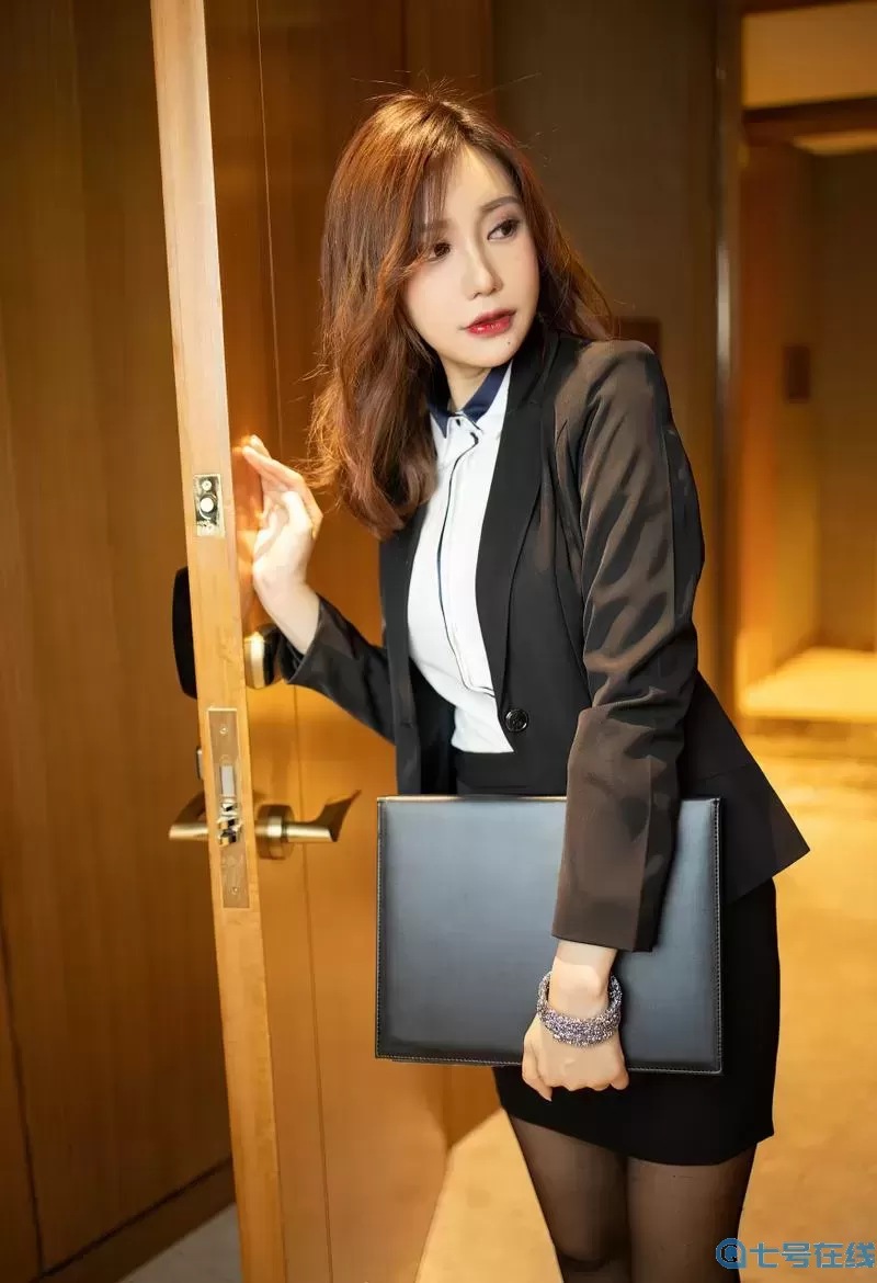 边做饭边燥韩剧免费：厨房里的爱情与欢笑让每一道菜都充满温馨与热情！