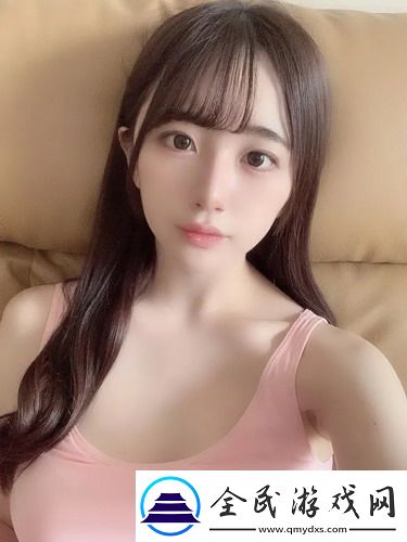 一边下奶一吃敷视频好几个人出镜，全程搞笑，网友：这操作让人直呼太欢乐！