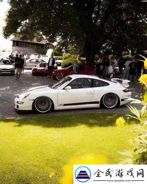 911