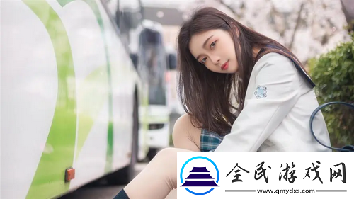 几个装修工人把我压在茶几，网友：乌龙事件成笑点，趣味十足！