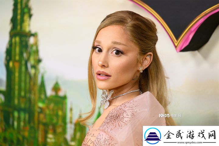 魔法坏女巫悉尼首映A妹粉裙甜美亮相
