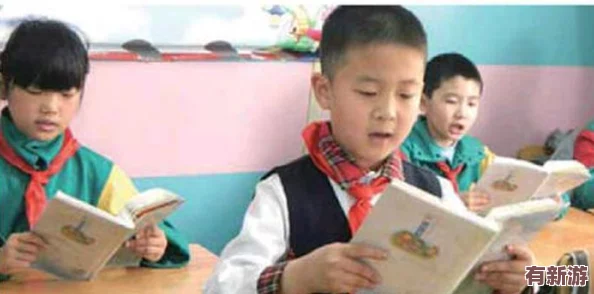 班长撩起胸让我的蹭来蹭去校园生活中的青春趣事引发热议网友纷纷分享类似经历