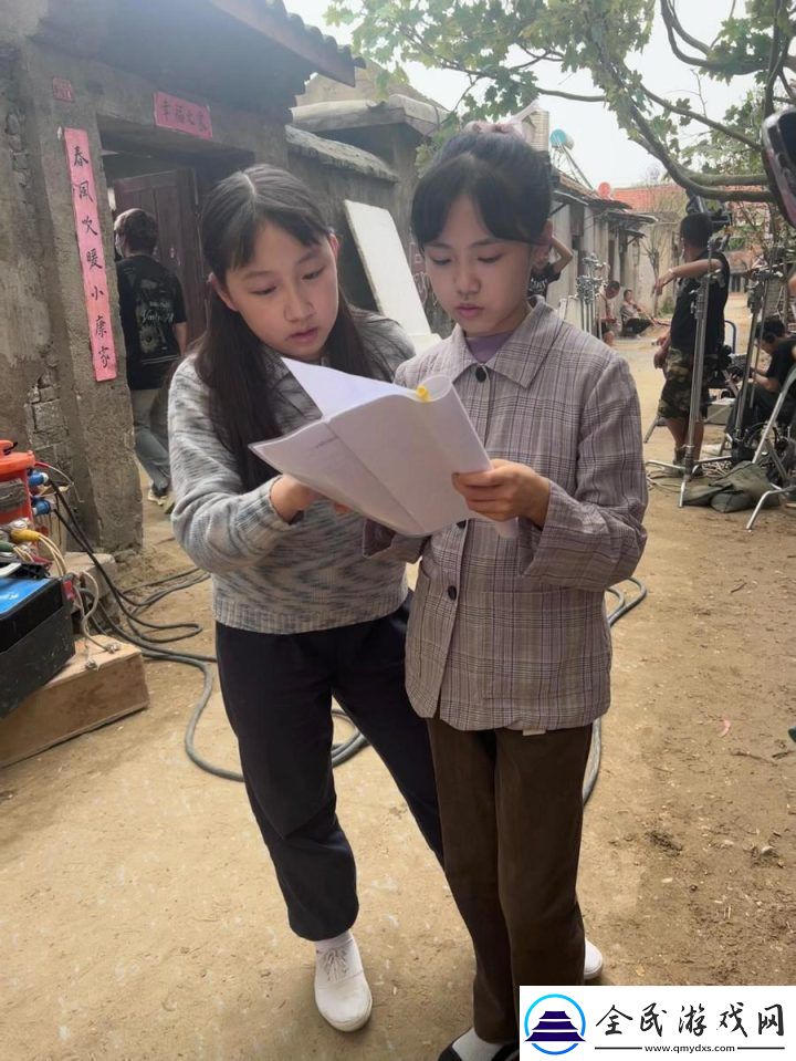 六姊妹发布何家共济预告及26姐妹团海报