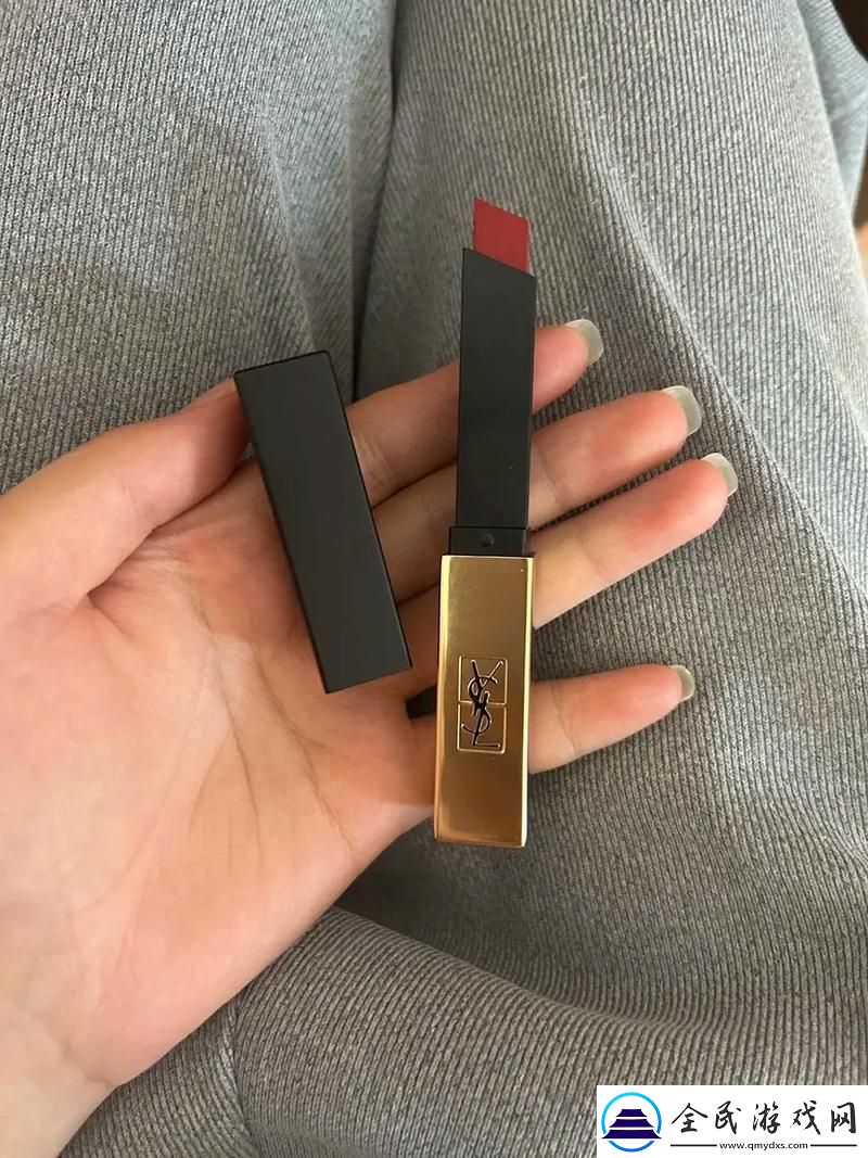 “唇”惊四座！YSL28号色领跑潮流