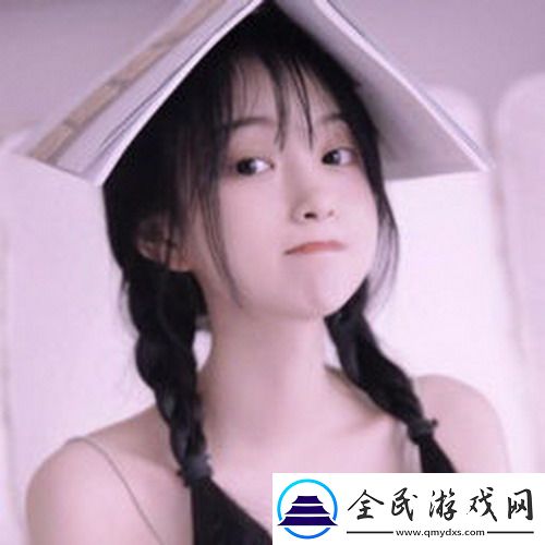 几个装修工人把我压在茶几，网友：装修现场真是百态，让人哭笑不得！