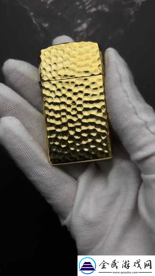 ysl-热门蜜桃色-zippo-时尚潮流必备